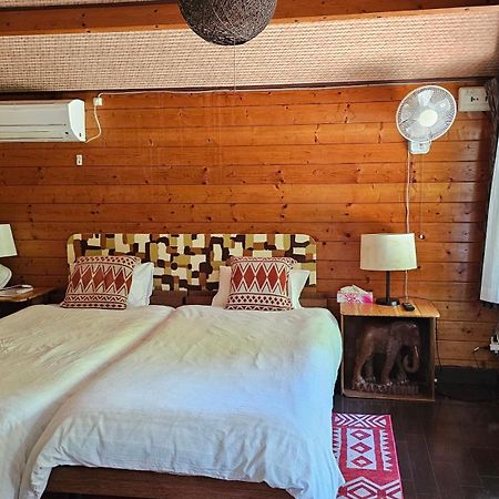 Loft & Log House Villa Okayama Bagian luar foto